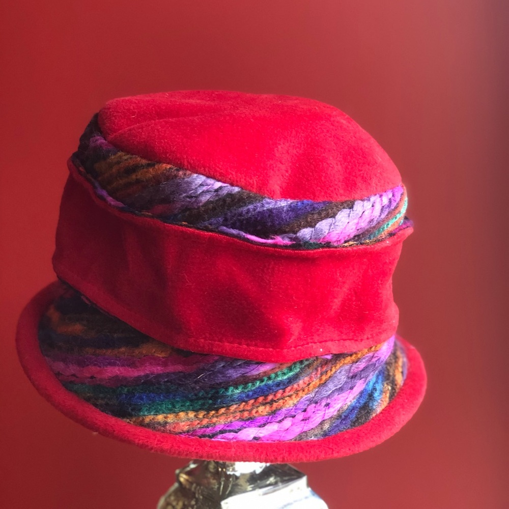 Red CC multi color yarn fleece beaded hat - Picture 4 of 8